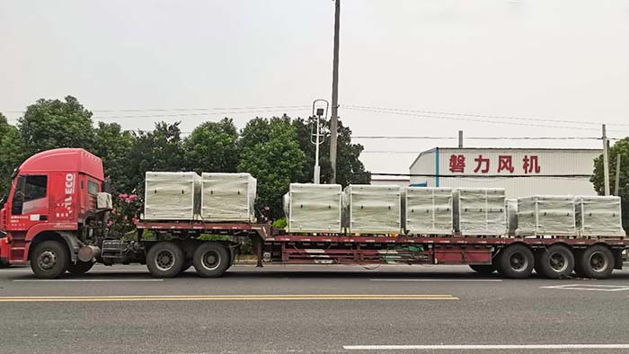 风机厂家:云顶国际风机八台隔音玻璃钢风机箱发往湖南省